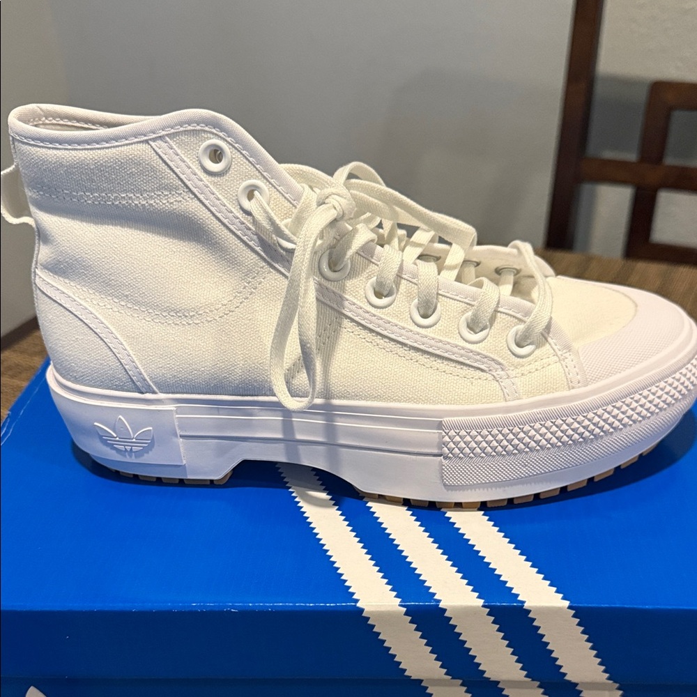 Adidas Women's White Canvas High-Tops Nizza Trek W